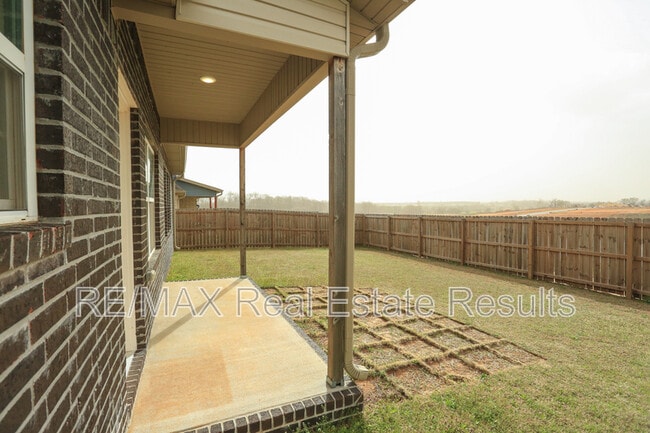 Building Photo - 5911 SW Gentle Winds Ave