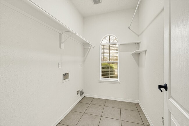 Building Photo - 22127 Nobles Crossing Dr