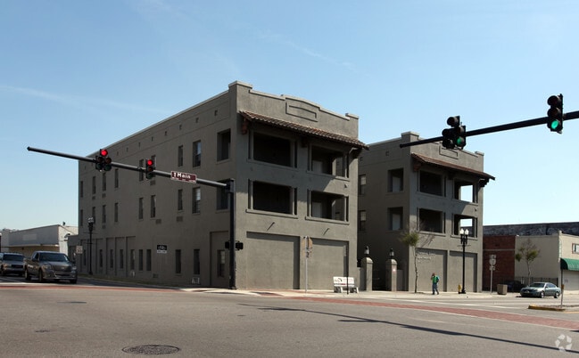 Building Photo - Florence Court Apartments