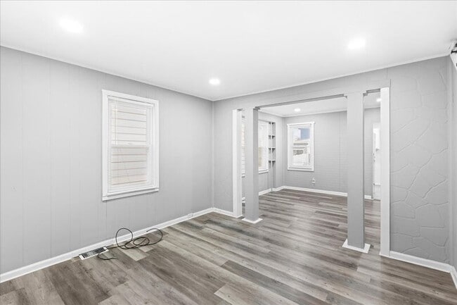 Building Photo - 505 Wood St