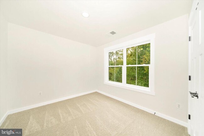 Building Photo - 801 Cedar Ave