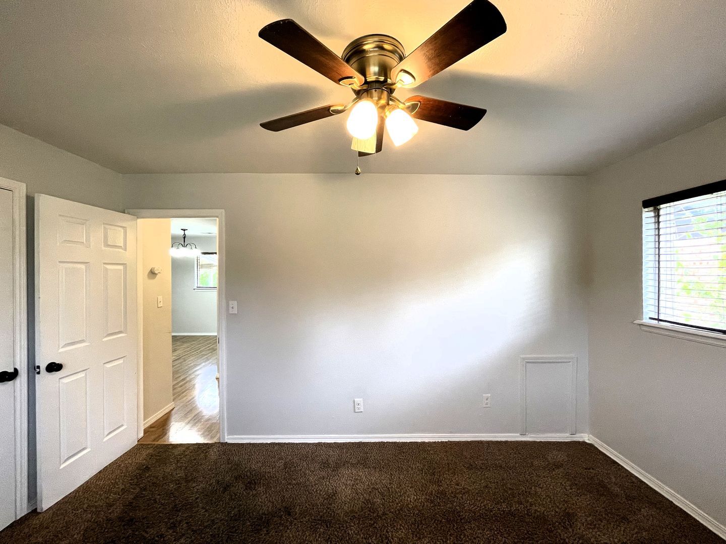 Building Photo - 7400 S Drexel Pl