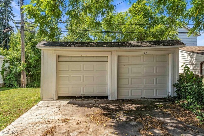 Building Photo - 4808 E 84th St