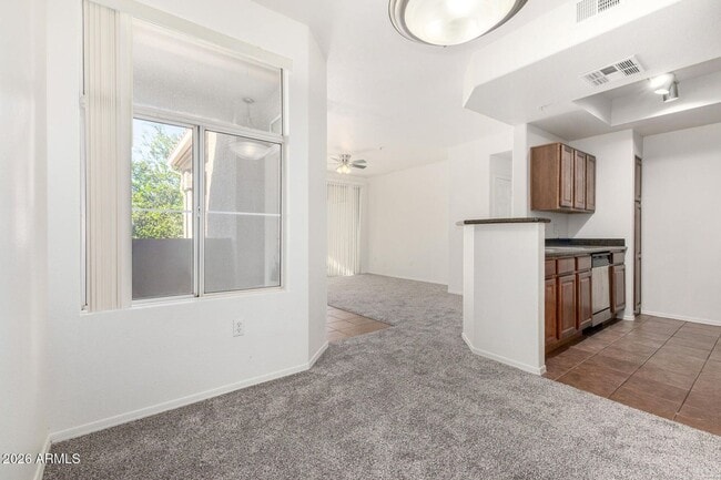 Building Photo - Elevated Views, 1bd, 1bth Condo