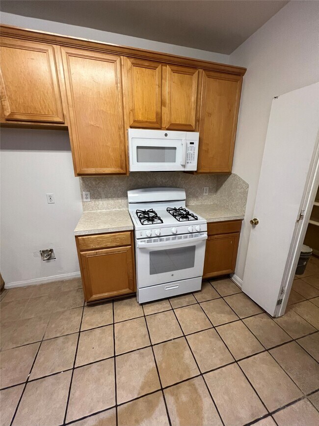 Building Photo - 4018 Longway Estates Ct