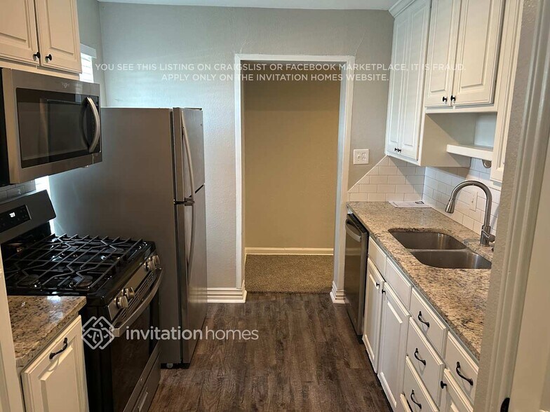 Building Photo - 4101 Winfield Ave