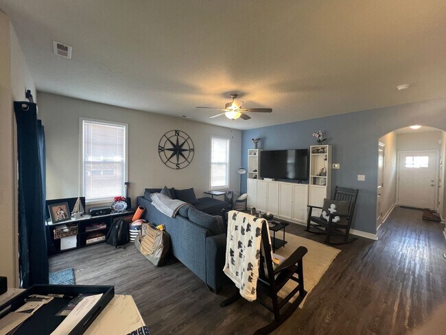 Building Photo - 208 Shallowbag Bay Ln