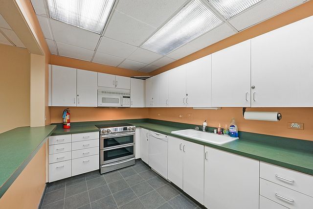 Building Photo - 405 N Wabash Ave