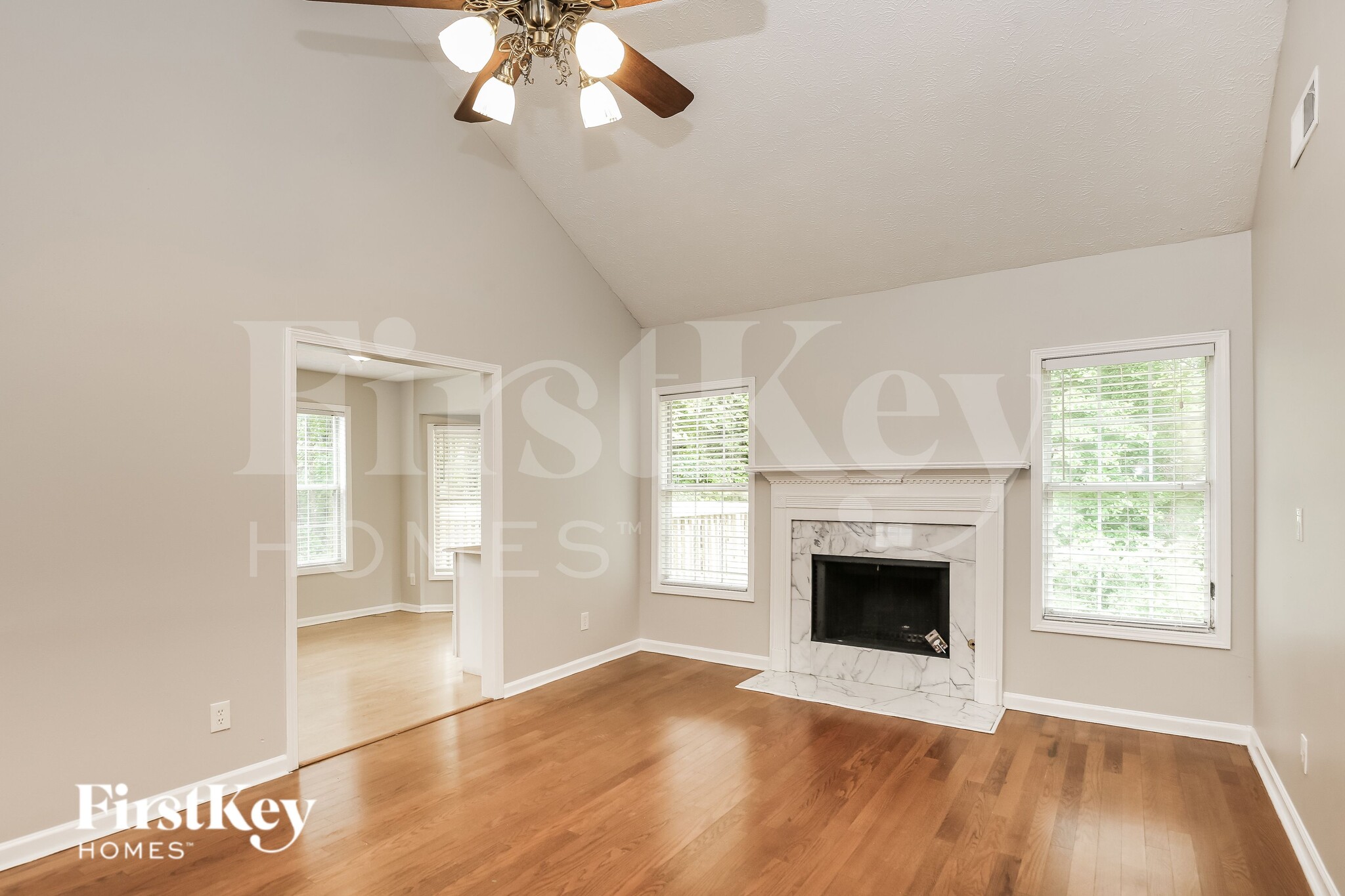 Building Photo - 1480 Royale Castle Dr