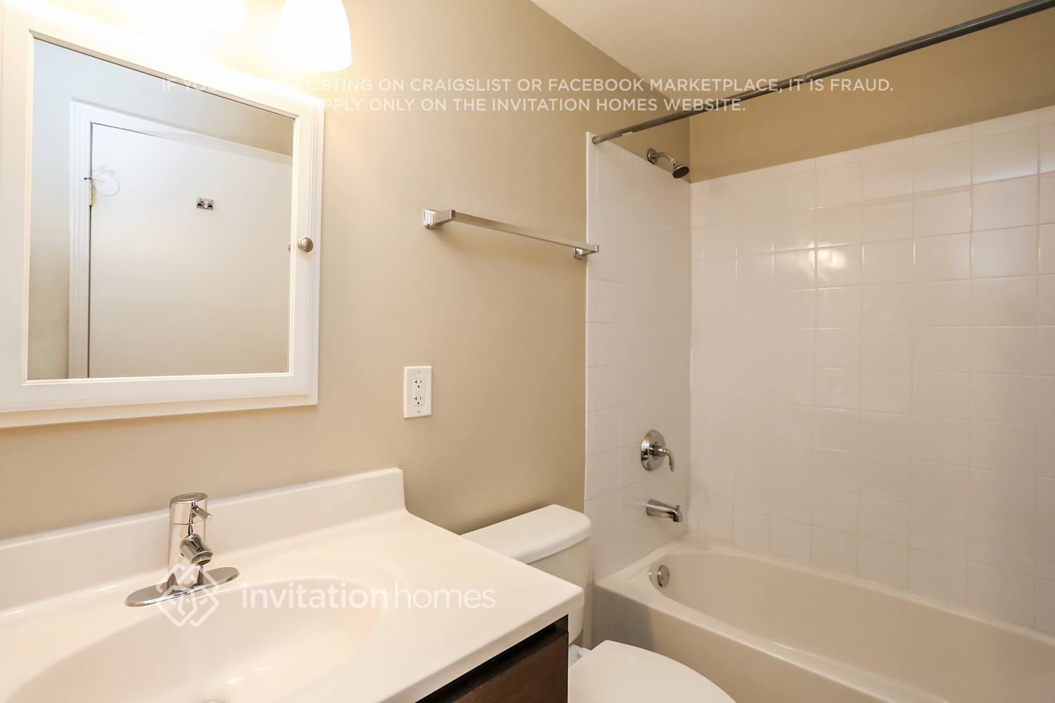 Building Photo - 800 S Cedarcrest Dr