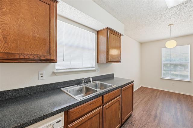 Building Photo - 504 Kings Way Dr