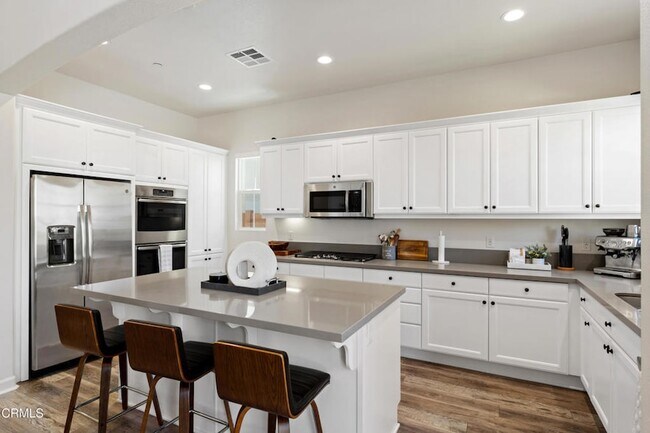 Building Photo - 2353 Nicklaus St