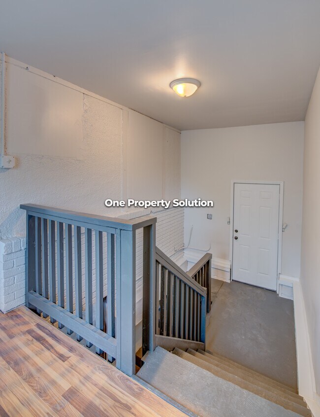 Building Photo - 411 Pierce St