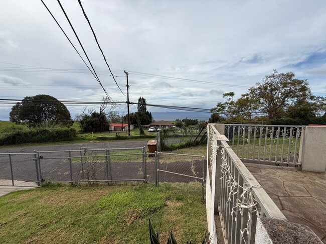 Building Photo - Unfurnished 2 bed/1 bath Kula Cottage with fully fenced yard