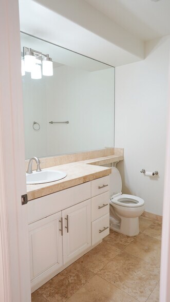 Building Photo - 3780 Lenawee Ave