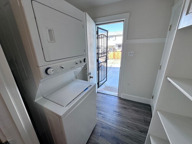 Building Photo - 536 14th St