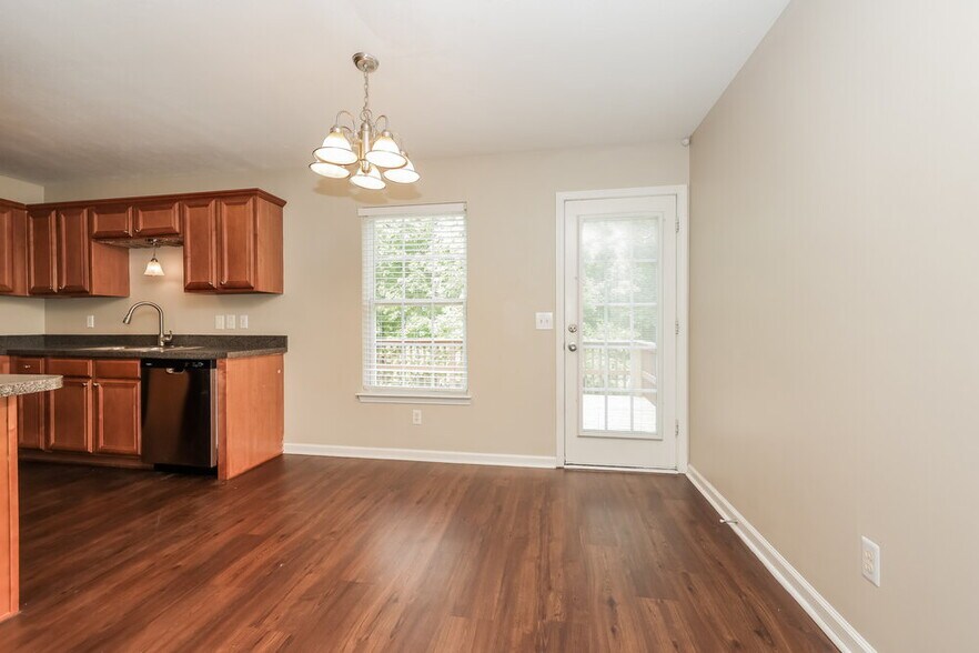 Building Photo - 702 Holland Ridge Dr
