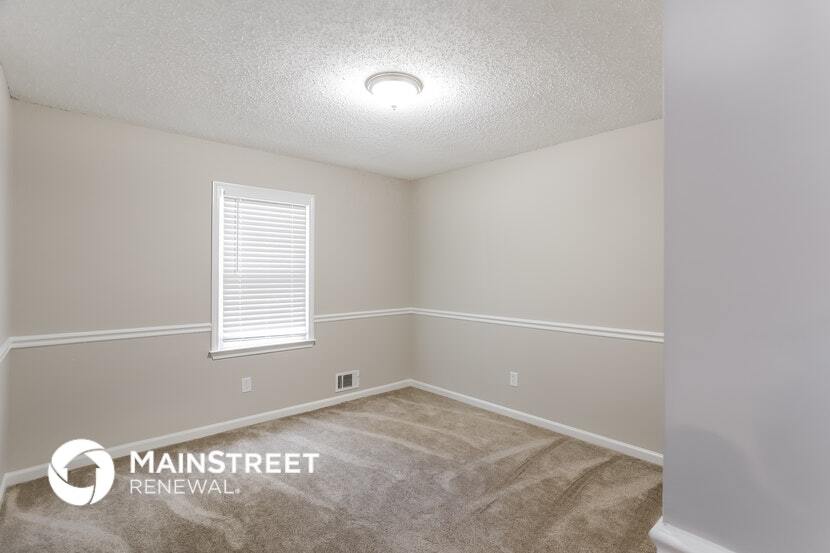 Building Photo - 300 Ladora Dr