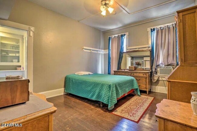 Building Photo - 505 W Missouri Ave