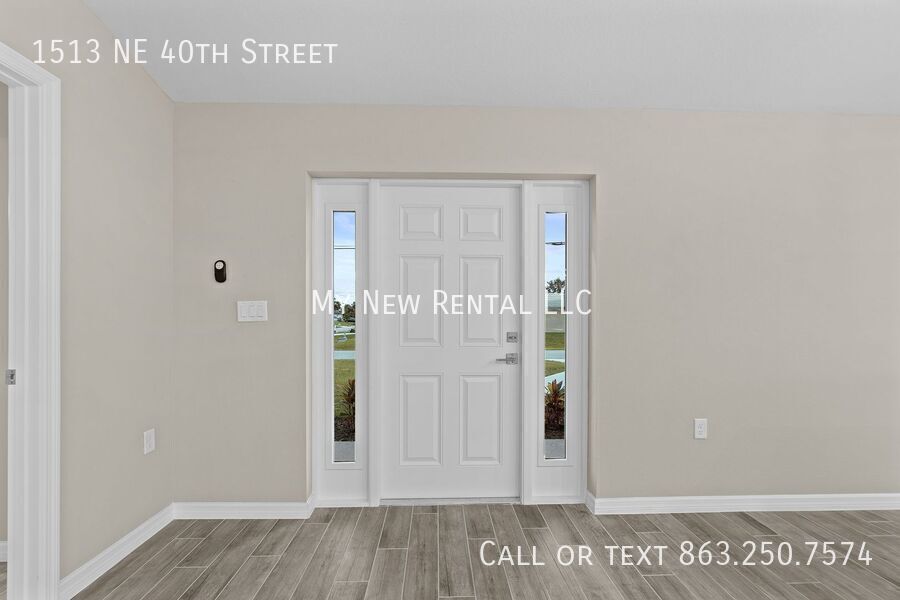 Building Photo - 1513 NE 40th St