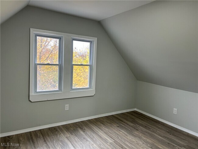 Building Photo - 15630 Holmes Ave