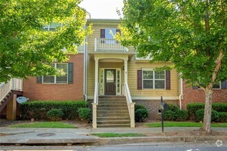 Building Photo - 860 Riverdance Dr NW