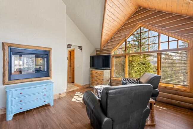 Building Photo - New to the market!  Log home in Frisco!  L...