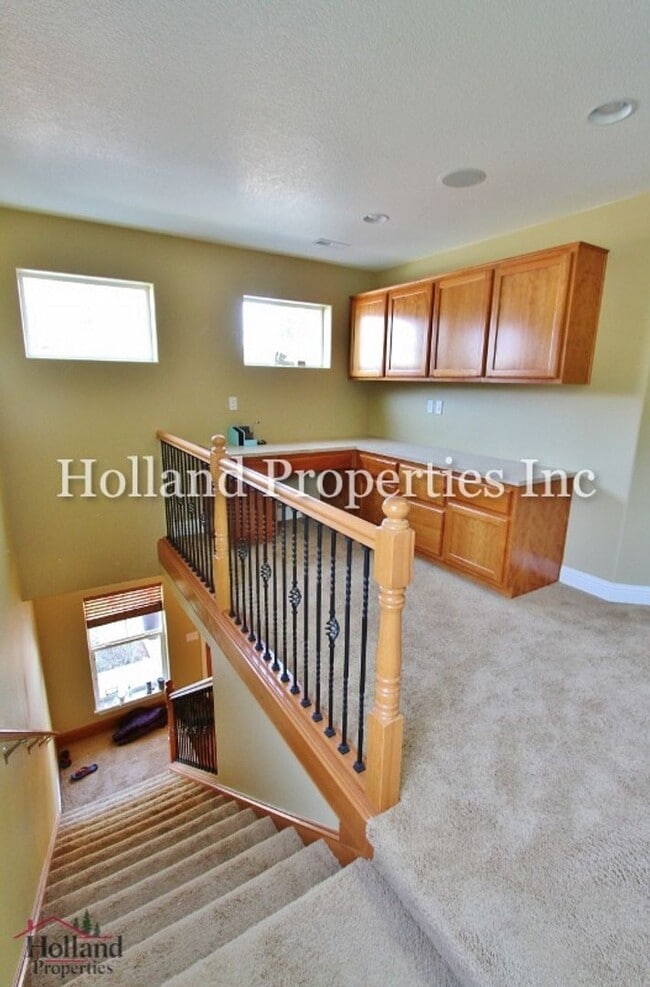 Building Photo - 5502 NE Lagos Ct