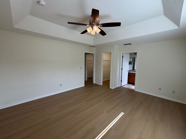 Building Photo - Emerald Point - Southwest Ocala | 3/2 1577 sqft