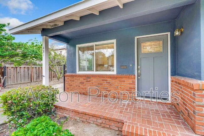 Building Photo - 681 S 13th St