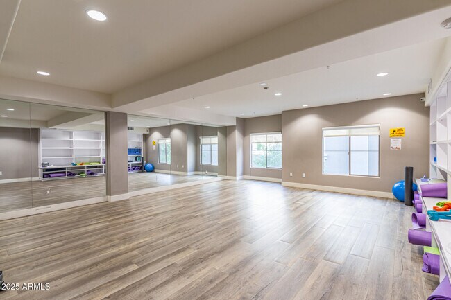 Building Photo - 5450 E Deer Valley Dr