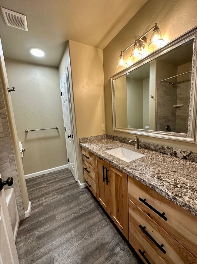 Building Photo - 259 Hodgson St