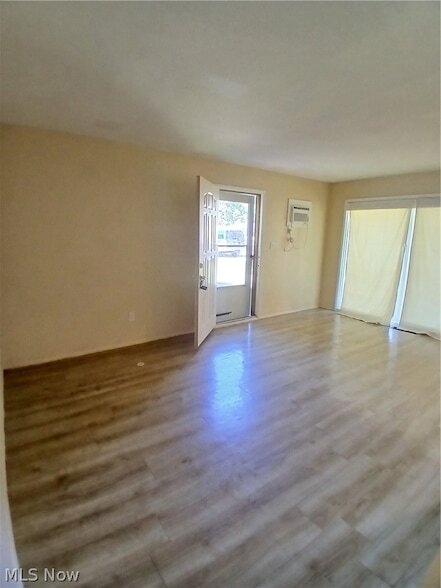 Building Photo - 3025 1/2 Northgate Avenue Unit 1/2