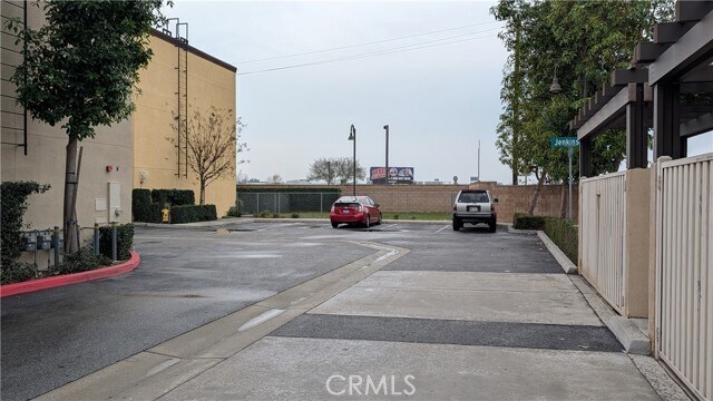 Building Photo - 26 Jenkins Dr