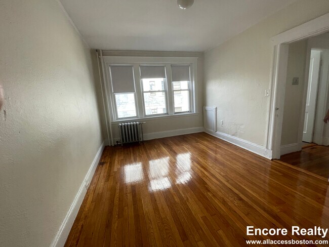 Building Photo - 1163 Boylston St