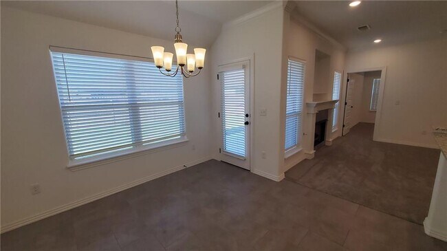 Building Photo - 702 Obsidian Ct