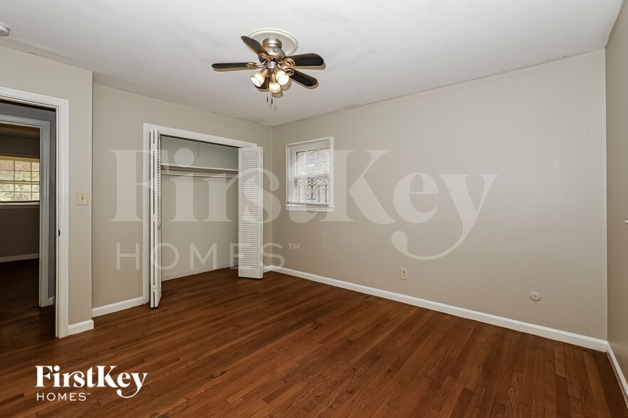 Building Photo - 3605 Carriage Way