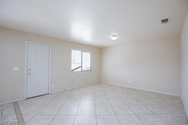 Building Photo - 6533 Elk Creek Ln