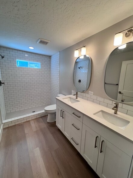 Bathroom - 1713 W Boise Ave