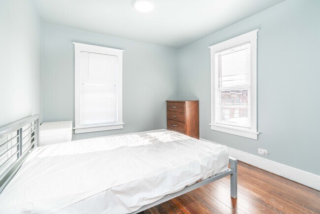 Building Photo - 251 Floral Ave