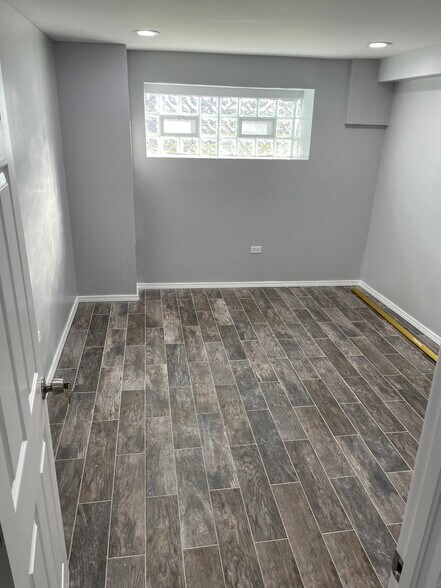 Bedroom - 1518 E 72nd St