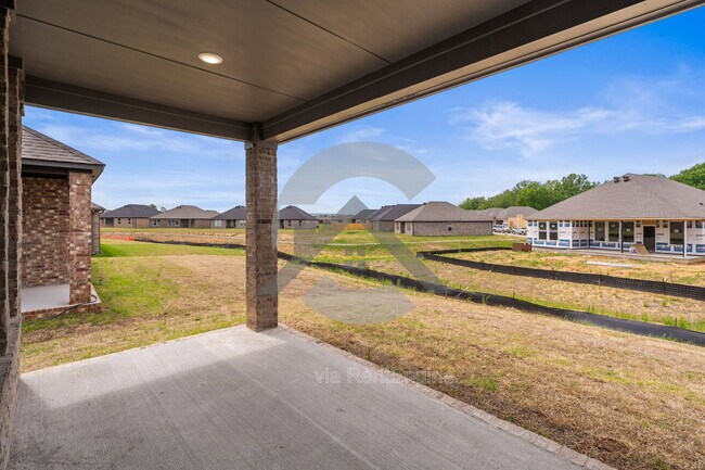 Building Photo - 621 Riley Ln