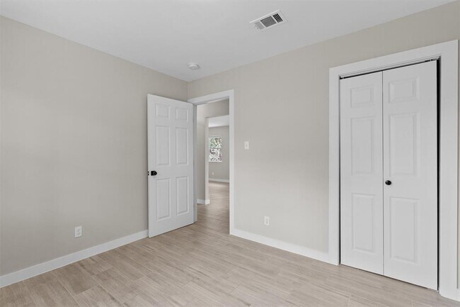 Building Photo - 7707 Robalo Rd