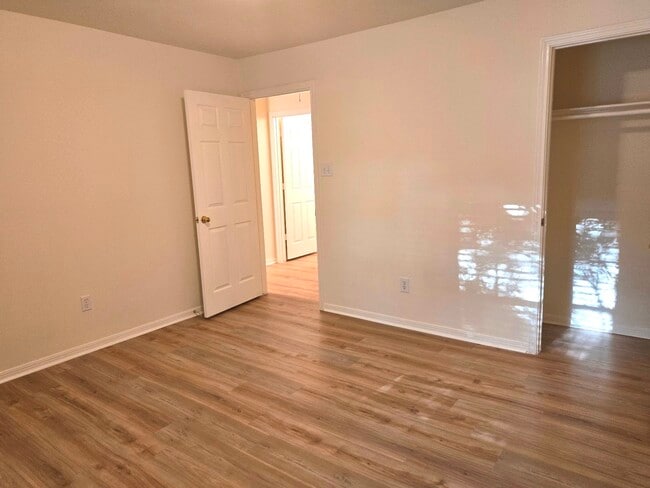 Building Photo - 1611 Monvale Ln