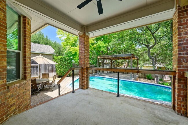 Building Photo - 1309 Horseback Hollow