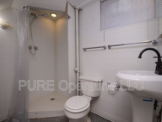 Building Photo - 2511 N 63 St