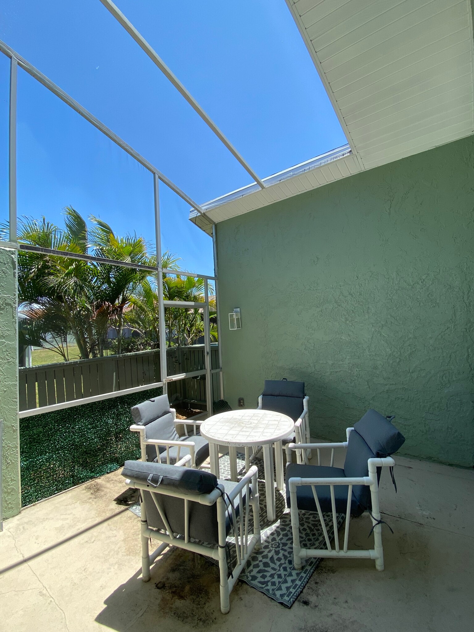 Building Photo - 1781 SE Linpark Ct