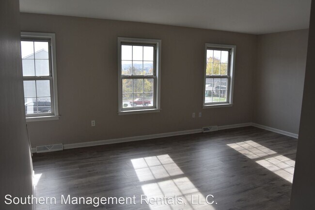 Building Photo - 3 br, 1.5 bath House - 2244 North Point Drive