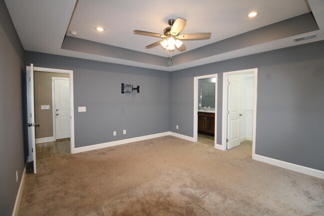 Building Photo - 2280 Equinox Ave