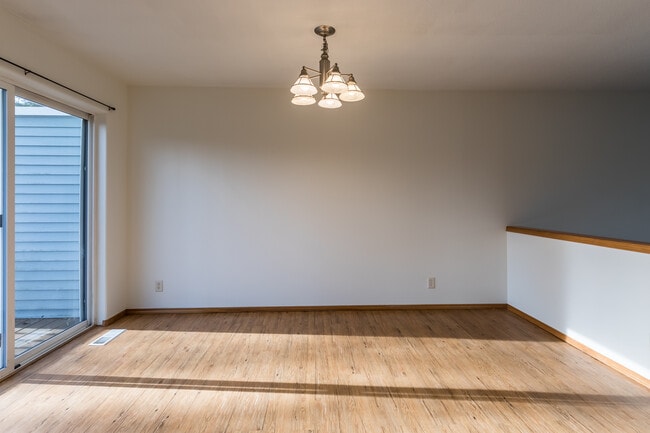 Building Photo - 260 N 16th St